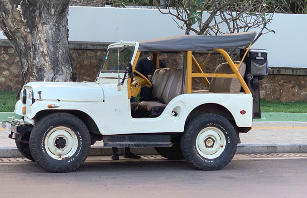 Pre-wedding Jeep Rental